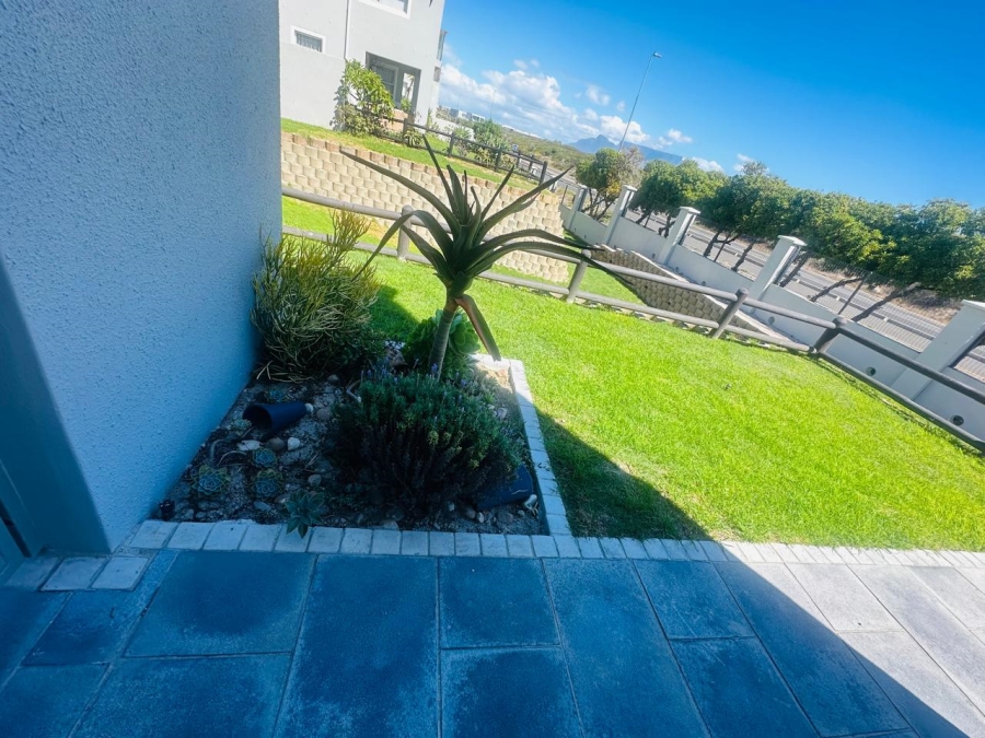To Let 3 Bedroom Property for Rent in Big Bay Western Cape